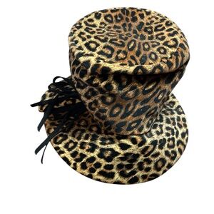Women’s leopard print bucket hat